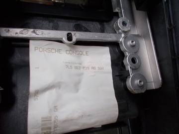 LOKETNÍ OPĚRKA PORSCHE CAYENNE