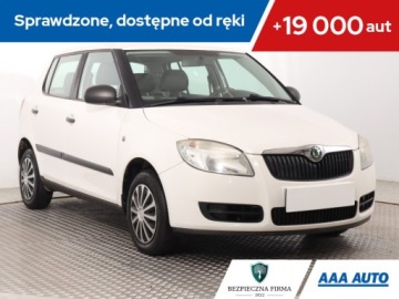 Skoda Fabia II Hatchback 1.2 i HTP 60KM 2009 Skoda Fabia 1.2, Klima