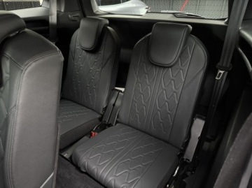 Peugeot 5008 II Crossover Facelifting 1.2 PureTech 130KM 2022 Peugeot 5008 Allure Pack 7 osobowy Kamera Nawigacja CarPlayAndroid LED, zdjęcie 6