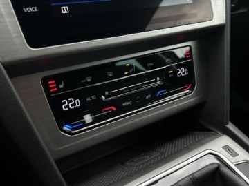 Volkswagen Passat B8 Variant Facelifting 2.0 TDI SCR 150KM 2022 Volkswagen Passat Variant APP | LED | Kamera Cofan, zdjęcie 23
