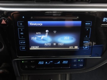 Toyota Corolla XI Sedan Facelifting 1,6 Valvematic 132KM 2017 Toyota Corolla 1.6 Valvematic, Salon Polska, zdjęcie 11