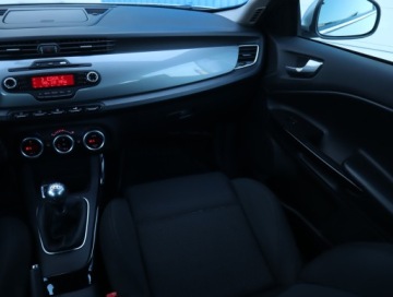 Alfa Romeo Giulietta Nuova II Hatchback 5d 1.4 TB 16v 120KM 2011 Alfa Romeo Giulietta 1.4 T, Klima, Klimatronic, zdjęcie 7