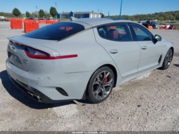 Kia Stinger Liftback 3.3 T-GDi 366KM 2018 Kia Stinger 2018 r., 3,3 L GT 2 AWD 3.3 Benzyna 365KM, zdjęcie 5