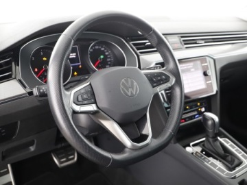 Volkswagen Passat B8 Variant Facelifting 2.0 TDI SCR 200KM 2023 Volkswagen Passat Alltrack | APP | Panorama | Hak, zdjęcie 9