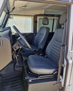Land Rover Defender III 90 Station Wagon 2.2 TD4 122KM 2012 Land Rover Defender 4X4, HAK, klima, 7 osobowy 2.2 Diesel 122KM, zdjęcie 11