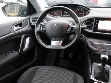 Peugeot 308 II Hatchback Facelifting 1.2 PureTech 110KM 2020 Peugeot 308 1.2 PureTech, Salon Polska, zdjęcie 6