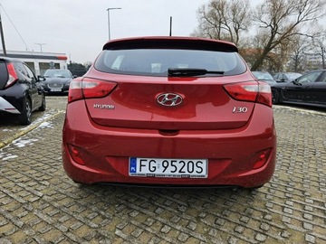 Hyundai i30 II Hatchback 5d 1.6 GDI 135KM 2015 Hyundai i30 1,6 benzyna 135KM nawigacja, zdjęcie 15