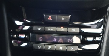 Peugeot 2008 I SUV 1.6 e-HDi 92KM 2014 Peugeot 2008 (nr 27) 1.6 HDI 92KM Nawigacja Parktronik Skory Klima Gwaranc, zdjęcie 23