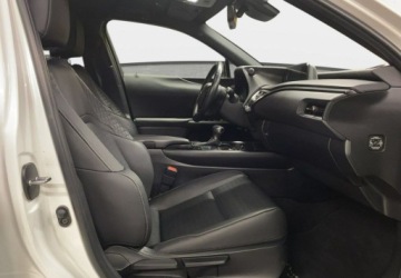 Lexus UX Crossover Facelifting 2.0 200 173KM 2022 Lexus UX VAT 23 200 F Impression 173KM CVT 20222023 r., salon PL, I wl., zdjęcie 11