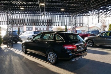 Mercedes Klasa C W205 Kombi 200 184KM 2017 Mercedes-Benz Klasa C 2.0 184KM 4MATIC Estate, Bezwyp., Panorama, Jasne wn, zdjęcie 3