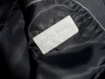 ДЖЕК РИД любит НОВЫЙ СЕРЫЙ КОСТЮМ размер М, талия 84 на 172
