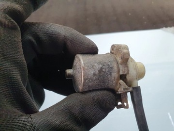 CHRYSLER VOYAGER 2002 ČERPADLO OSTŘIKOVAČE OKNO PŘEDNÍ / ČELNÍ