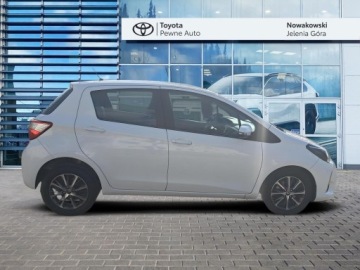 Toyota Yaris III Hatchback 5d Facelifting 2017 1.5 Dual VVT-iE 111KM 2018 Toyota Yaris 1.5 Premium CVT III (2011-2019) 1.5 P, zdjęcie 3