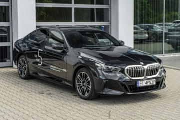 BMW Seria 5 G90-91 Sedan Plug-In 3.0 50e 489KM 2026 BMW 550 xDrive Sedan DEMO - Koła zimowe w cenie!, zdjęcie 8