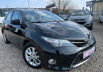 Toyota Auris I Hatchback 3d Facelifting 1.6 Valvematic 132KM 2013 Toyota Auris nawigacja, kamera cofania 1.6 Benzyna 132KM, zdjęcie 1