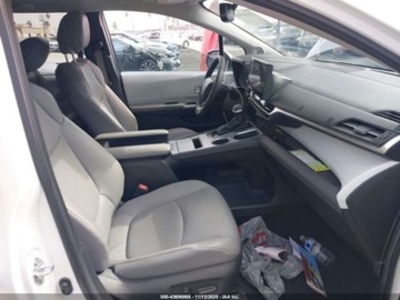 Toyota Sienna III 2025 Toyota Sienna XLE, od ubezpieczalni 2.5 Hybryda 245KM, zdjęcie 12