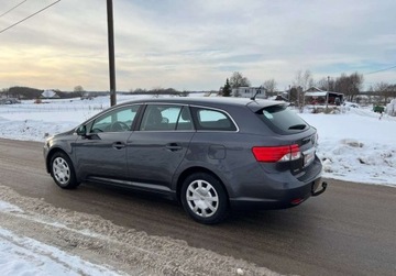 Toyota Avensis III Wagon Facelifting 1.6 Valvematic 132KM 2015 Toyota Avensis 1,6 Benz. 132 KM, Zadbany 1.6 Benzyna 132KM, zdjęcie 2