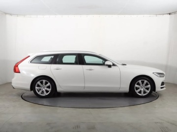 Volvo V90 II Kombi 2.0 D4 190KM 2018 Volvo V90 D4, Salon Polska, 187 KM, Automat, zdjęcie 5