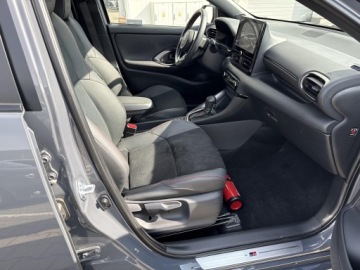 Toyota Yaris IV Hatchback Facelifting 1.5 Hybrid Dynamic Force 130KM 2025 Toyota Yaris Hybrid 1.5 GR Sport IV (2020-) Hybrid, zdjęcie 6