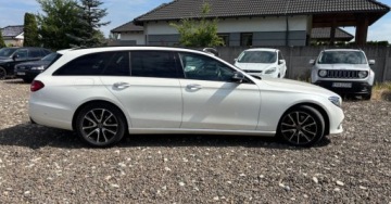 Mercedes Klasa E W213 Kombi 2.0 300d 245KM 2019 Mercedes-Benz Klasa E 2.0D 245KM przeb.143tys ful opcja zarejestrowany 2.0, zdjęcie 4