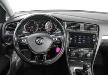 Volkswagen Golf VII Hatchback 3d Facelifting 1.0 TSI 115KM 2019 Volkswagen Golf 1.0 TSI 116KM Trendline Czujniki Przod Tyl Front Assist, zdjęcie 16