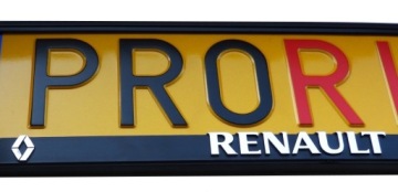 2x 3D РАМКА ТАБЛИЧКИ RENAULT