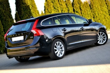 Volvo V60 I Kombi Facelifting 2.0 D3 136KM 2014 Volvo V60 2.0 D3 5-Cylindrów Lift Digital Led, zdjęcie 2