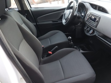 Toyota Yaris III Hatchback 5d Facelifting 2017 1.5 Dual VVT-iE 111KM 2017 Toyota Yaris 1.5 Dual VVT-i, Salon Polska, zdjęcie 8