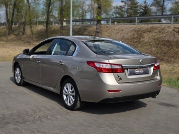 Renault Latitude 2.0 16v E85 140KM 2011 Renault Latitude 2.0 Benzyna 140KM I-Wlasciciel 90 tys.km Przebieg Idealny, zdjęcie 4