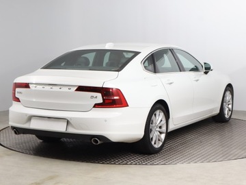 Volvo S90 II Sedan 2.0 D4 190KM 2018 Volvo S90 D4, 187 KM, Automat, Skóra, Navi, Klima, zdjęcie 4