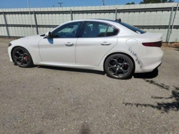 Alfa Romeo Giulia II 2017 Alfa Romeo Giulia Ti 2017 2.0l 2.0 Benzyna 280KM, zdjęcie 1
