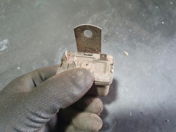 SAMOCHÓD FIAT 126 MALUCH REGULATOR PRZEKAŹNIK ELEMENT ELEKTRYCZNY