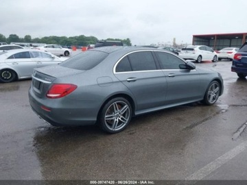 Mercedes Klasa E W213 2020 Mercedes-Benz Klasa E 2020 Mercedes-Benz E-Class E 450 4MATIC Sedan 2.0, zdjęcie 5