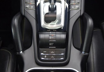 Porsche Cayenne II SUV Facelifting 3.0 E-Hybrid 416KM 2016 Porsche Cayenne Hybryda_Plug in _ Kamera _ Skory _ 3.0 Hybryda Plug-in, zdjęcie 20