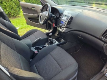 Hyundai i30 I CW Facelifting 1.6 CRDi 115KM 2011 Hyundai i30 Klimatronik Aluminiowe Felgi Czujniki Parkowania 1.6 Diesel, zdjęcie 16