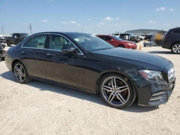 Mercedes Klasa E W213 2019 Mercedes-Benz Klasa E 2019 Mercedes-Benz E-Class E 300 RWD Sedan 2.0 241KM, zdjęcie 3