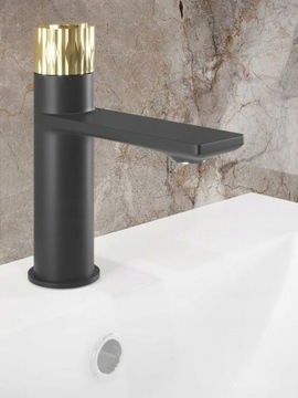 Шкаф для ванной 50 см CRAFT ЗОЛОТОЙ ДУБ на стойке с умывальником + черный смеситель