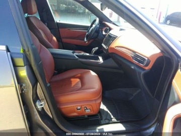 Maserati Levante 2021 Maserati Levante 2021r, 3.0L, 4x4 3.0 Benzyna 345KM, zdjęcie 9