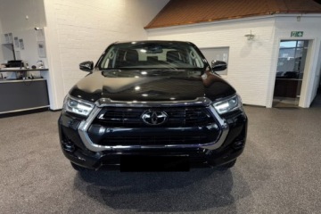 Toyota Hilux VIII Podwójna kabina Facelifting 2024 2.8 D-4D 204KM 2025 HiLux Executive D-4D mHEV Double Cab 4x4 aut 2.8 204KM 2025, zdjęcie 1