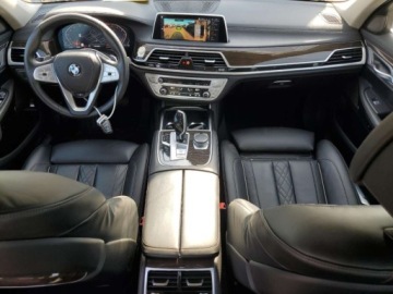 BMW Seria 7 G70 2022 BMW Seria 7 740xi 2022 3.0l 3.0 Benzyna 335KM, zdjęcie 8