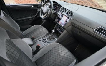 Volkswagen Tiguan II SUV Facelifting 2.0 TDI 200KM 2022 Volkswagen Tiguan 2,0 TDI 200 KM 4x4 R-LINE HEDA UP MATRIX Kamera 360 Nawi, zdjęcie 23