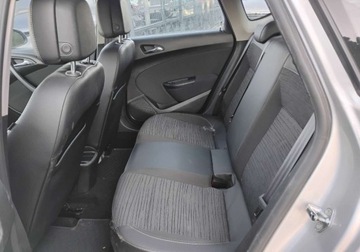 Opel Astra J Sedan 1.6 CDTI ecoFLEX 110KM 2015 Opel Astra 2015. SALON POLSKA. 1.6 CDTI. Uszkodzony tyl i lekko lewy bok., zdjęcie 8