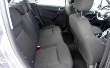 Peugeot 208 I Hatchback 5d Facelifting 1.2 PureTech 82KM 2018 Peugeot 208 1.2 83KM LIFT Niski przebieg Bez korozji Klima Android Auto Mi, zdjęcie 13