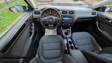 Volkswagen Jetta VI Sedan 1.2 TSI 105KM 2012 Volkswagen Jetta NIEMIECKA LIMUZYNA ZA NIEWIELKIE PIENIADZA 1.2 Benzyna, zdjęcie 9