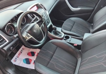 Opel Astra J Sports Tourer 1.7 CDTI ECOTEC 110KM 2012 Opel Astra 1,7 Cdti Alufelgi Klima El szyby Po oplatach z Niemiec, zdjęcie 4
