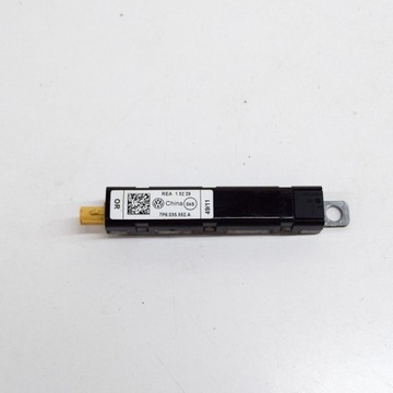 VOLKSWAGEN TOUAREG II 2012 ZESILOVAČ ANTÉNY