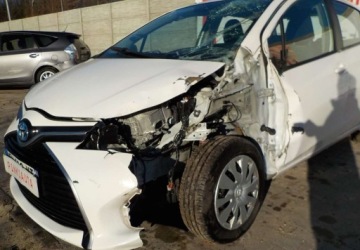 Toyota Yaris III 2016 Toyota Yaris Okazja 1.5 Hybryda 75KM, zdjęcie 10