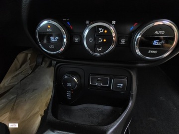 Jeep Renegade SUV 2.0 MultiJet 140KM 2018 Jeep Renegade 4x4Bardzo ladny,Fajna wersja,GWARANCJA 2.0 Diesel 140KM, zdjęcie 27