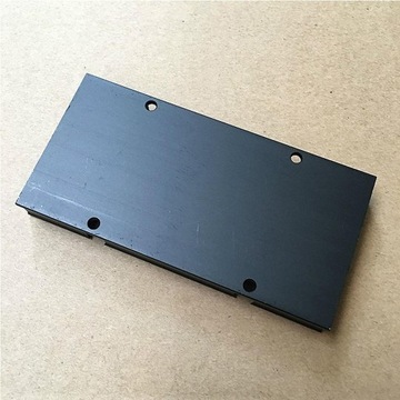 Алюминиевый радиатор-охладитель для усилителей мощности, модулей