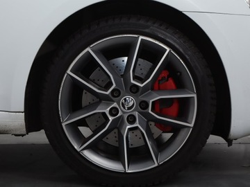 Skoda Octavia III RS 2.0 TSI 220KM 2014 Skoda Octavia RS 2.0 TSI, Salon Polska, zdjęcie 14